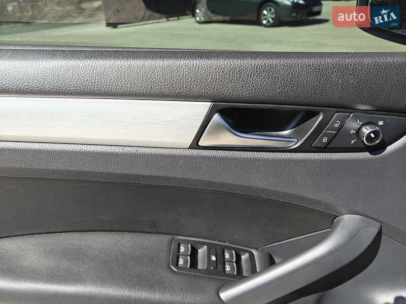 Седан Volkswagen Passat 2013 в Жовтих Водах
