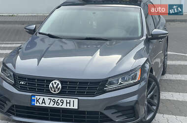 Седан Volkswagen Passat 2017 в Киеве