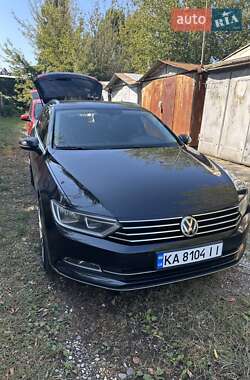 Универсал Volkswagen Passat 2014 в Киеве