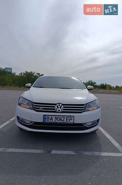 Седан Volkswagen Passat 2014 в Новомиргороді