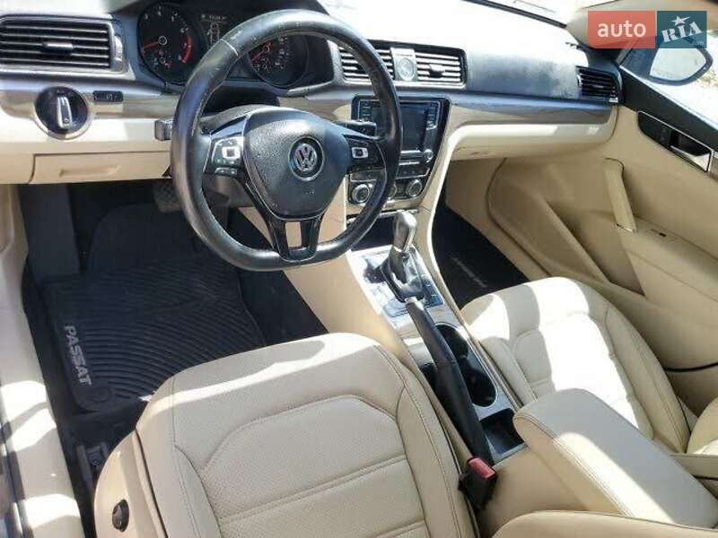 Седан Volkswagen Passat 2016 в Киеве фото 5 Седан Volkswagen Passat 2016 в Киеве