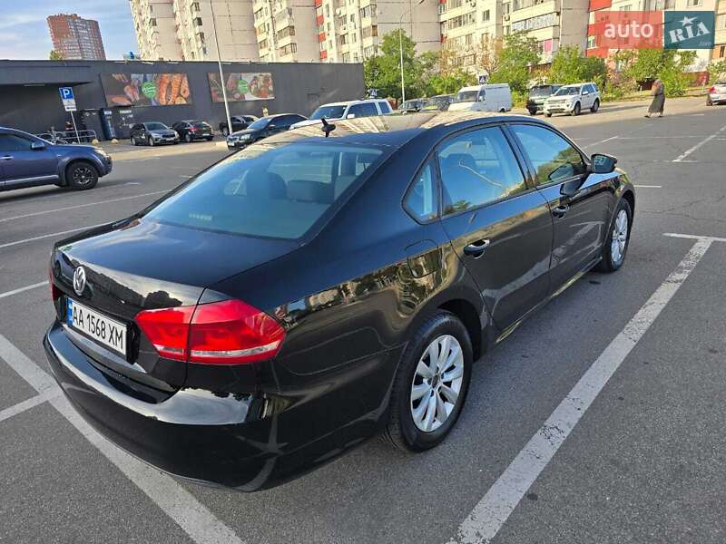 Седан Volkswagen Passat 2012 в Киеве