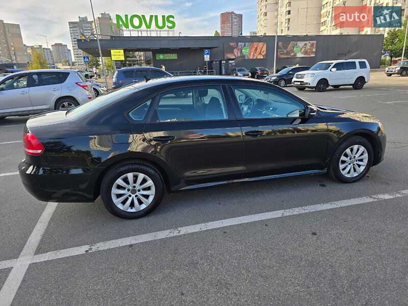 Седан Volkswagen Passat 2012 в Киеве