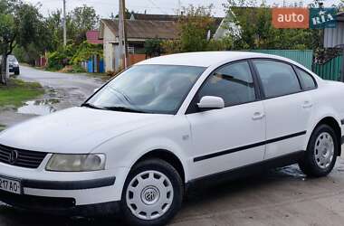 Седан Volkswagen Passat 1997 в Изяславе