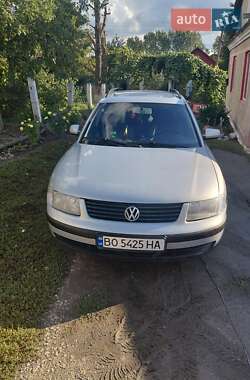 Универсал Volkswagen Passat 1998 в Лановцах