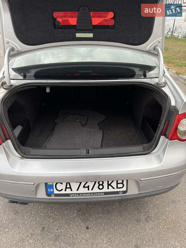 Седан Volkswagen Passat 2006 в Умани