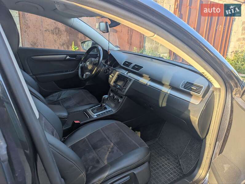 Универсал Volkswagen Passat 2014 в Киеве