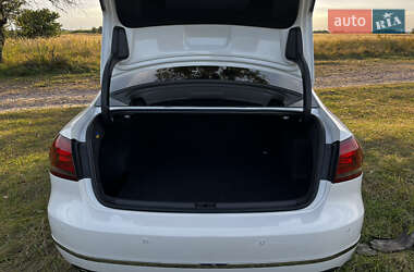 Седан Volkswagen Passat 2013 в 