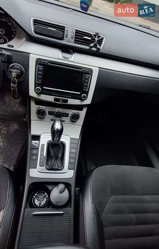 Универсал Volkswagen Passat 2012 в Первомайске