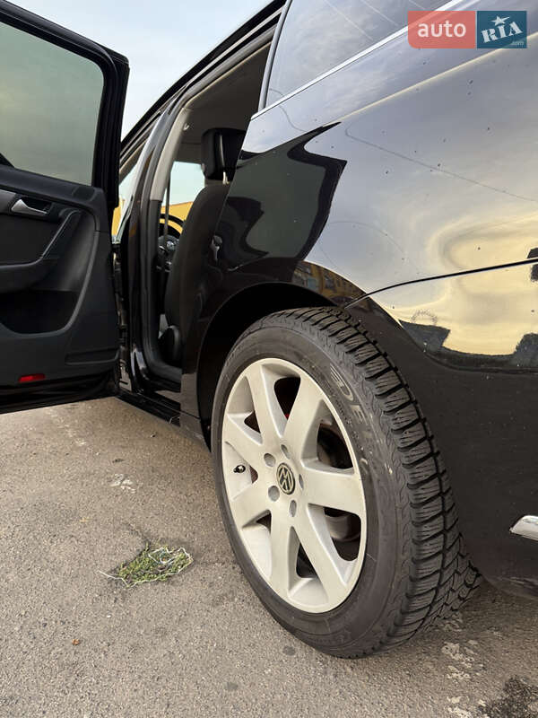 Универсал Volkswagen Passat 2014 в Житомире