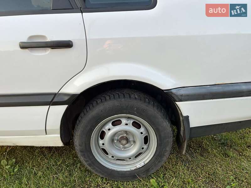 Седан Volkswagen Passat 1995 в Глухове фото 3 Седан Volkswagen Passat 1995 в Глухове