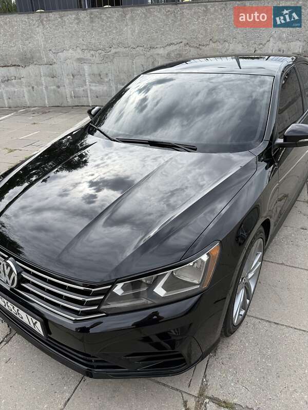 Седан Volkswagen Passat 2016 в Запоріжжі