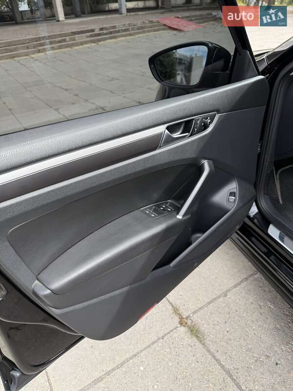 Седан Volkswagen Passat 2016 в Запоріжжі