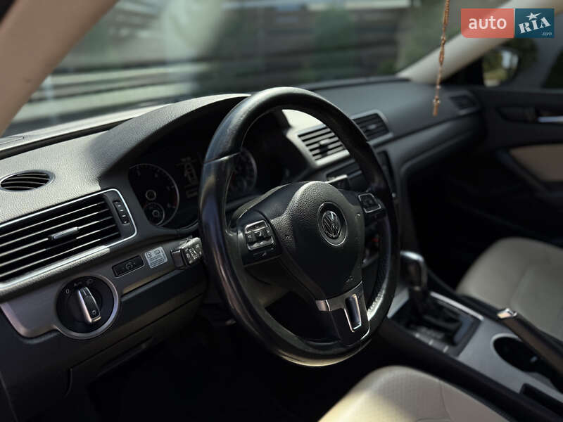 Седан Volkswagen Passat 2014 в Києві фото 28 Седан Volkswagen Passat 2014 в Києві