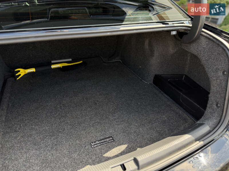 Седан Volkswagen Passat 2014 в Києві фото 37 Седан Volkswagen Passat 2014 в Києві