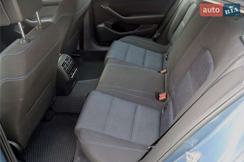 Седан Volkswagen Passat 2016 в Киеве