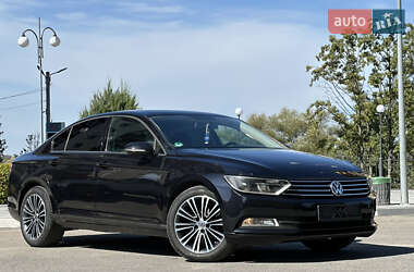 Седан Volkswagen Passat 2018 в Харкові