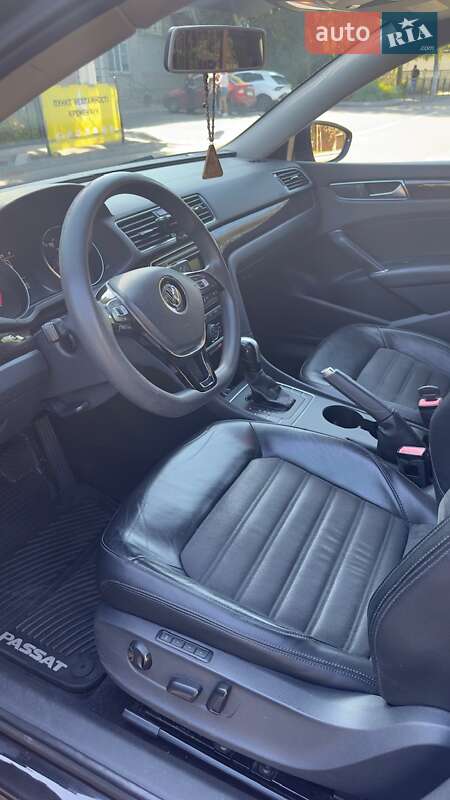 Седан Volkswagen Passat 2016 в Кременчуці