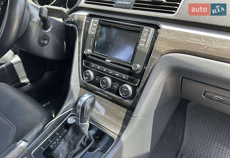 Седан Volkswagen Passat 2018 в Львове фото 13 Седан Volkswagen Passat 2018 в Львове