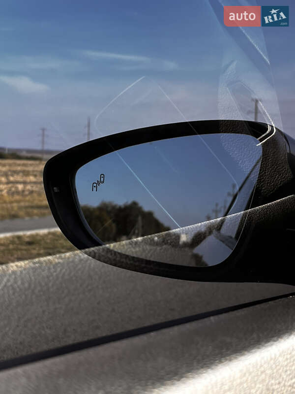 Седан Volkswagen Passat 2017 в Києві