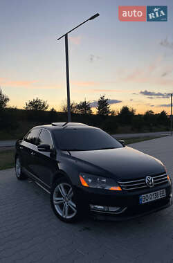 Седан Volkswagen Passat 2013 в Волочиську