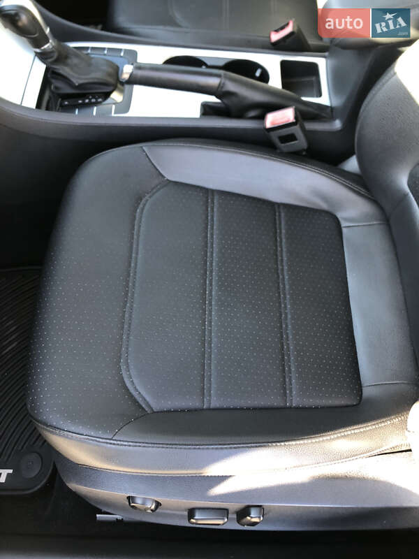 Седан Volkswagen Passat 2013 в Полтаві
