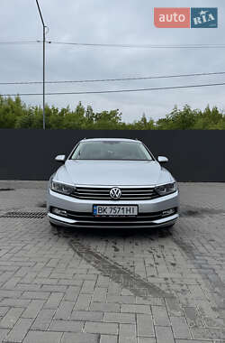 Универсал Volkswagen Passat 2017 в Сарнах
