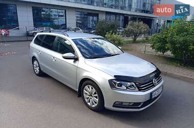 Універсал Volkswagen Passat 2014 в Києві