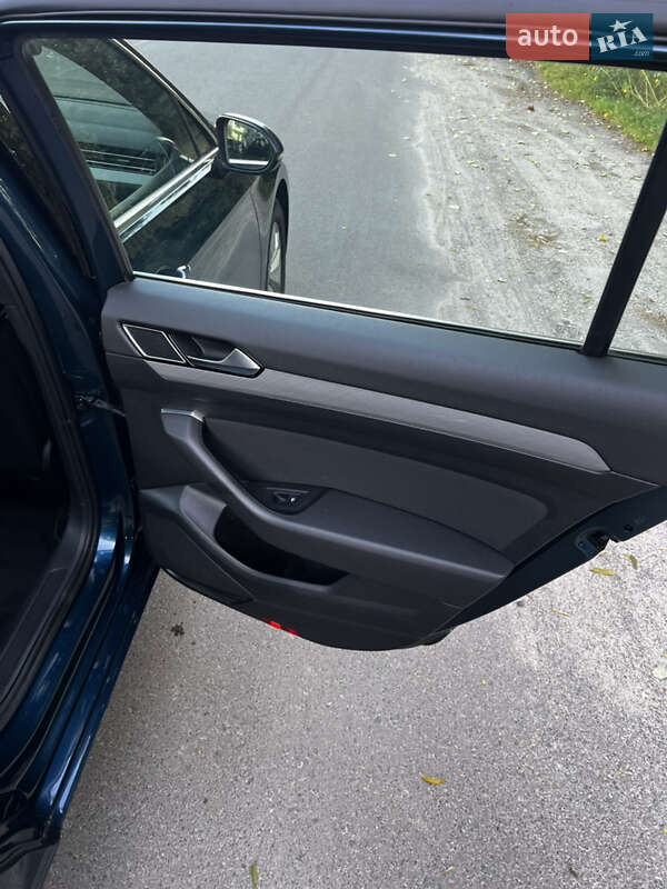 Универсал Volkswagen Passat 2022 в Луцке фото 11 Универсал Volkswagen Passat 2022 в Луцке