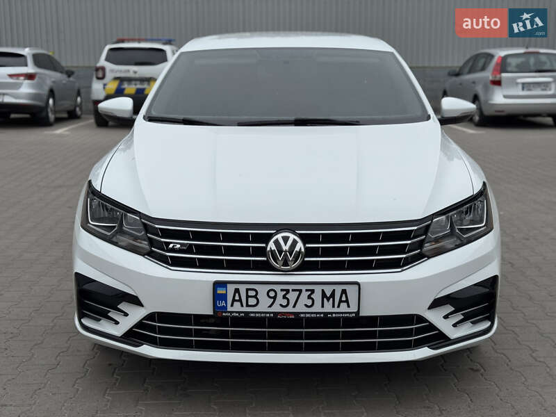 Седан Volkswagen Passat 2017 в Виннице