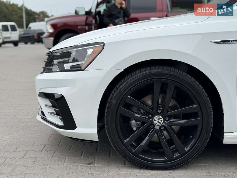 Седан Volkswagen Passat 2017 в Виннице