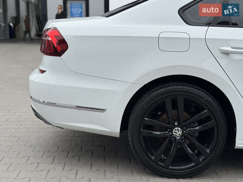 Седан Volkswagen Passat 2017 в Виннице