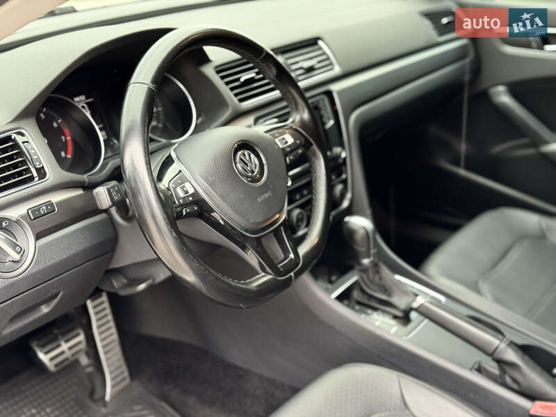 Седан Volkswagen Passat 2017 в Виннице