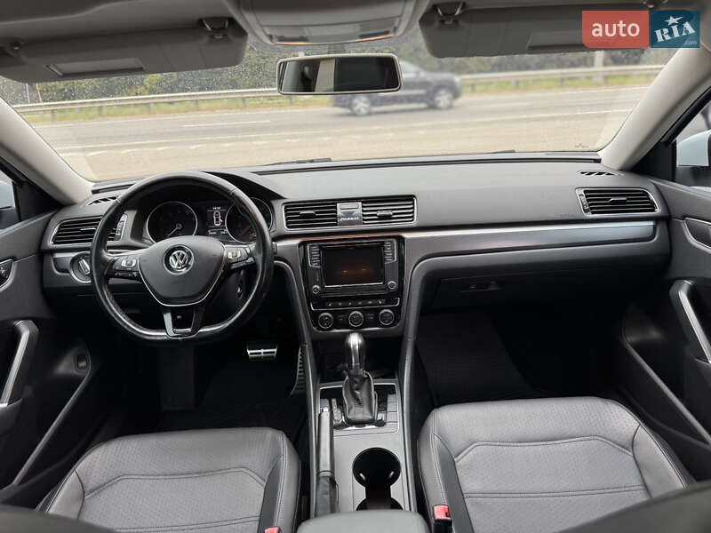 Седан Volkswagen Passat 2017 в Виннице