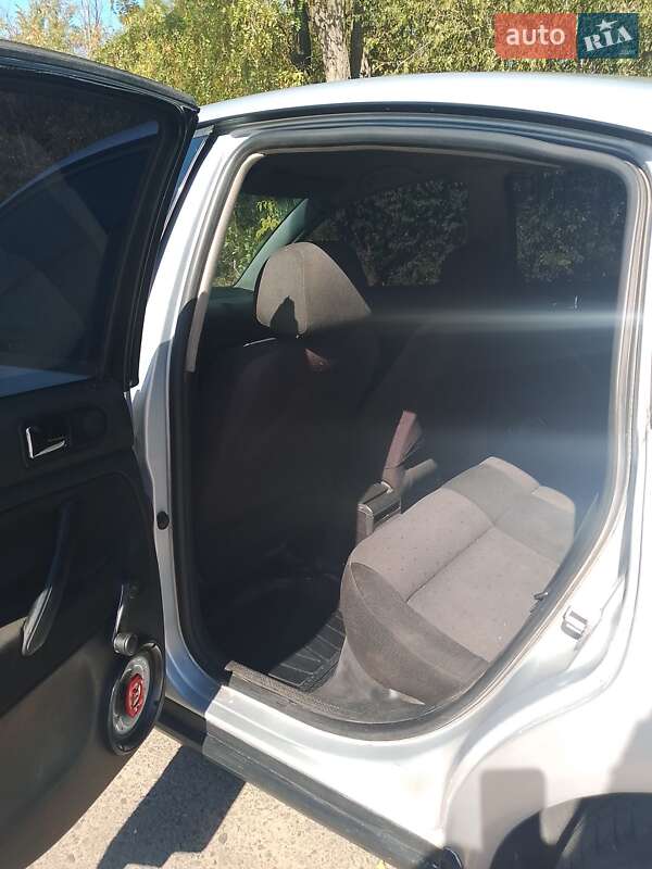 Седан Volkswagen Passat 1999 в Первомайске