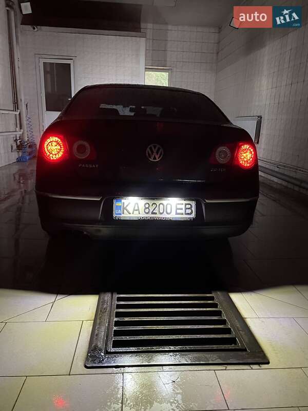 Седан Volkswagen Passat 2010 в Киеве