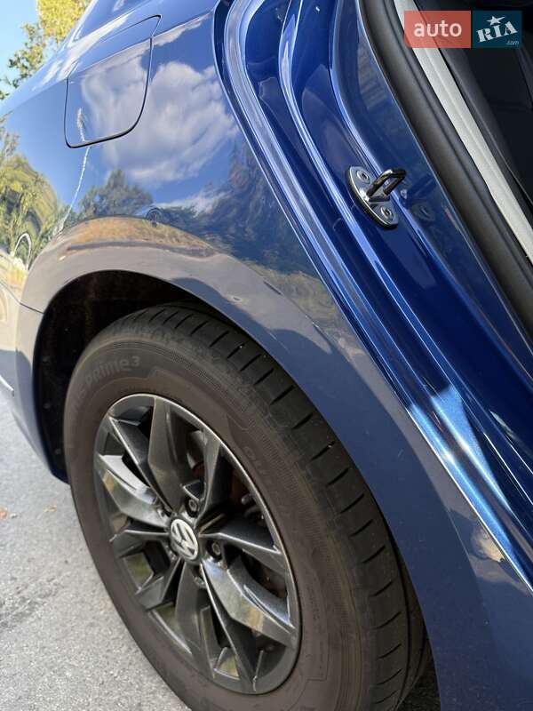 Седан Volkswagen Passat 2017 в Киеве