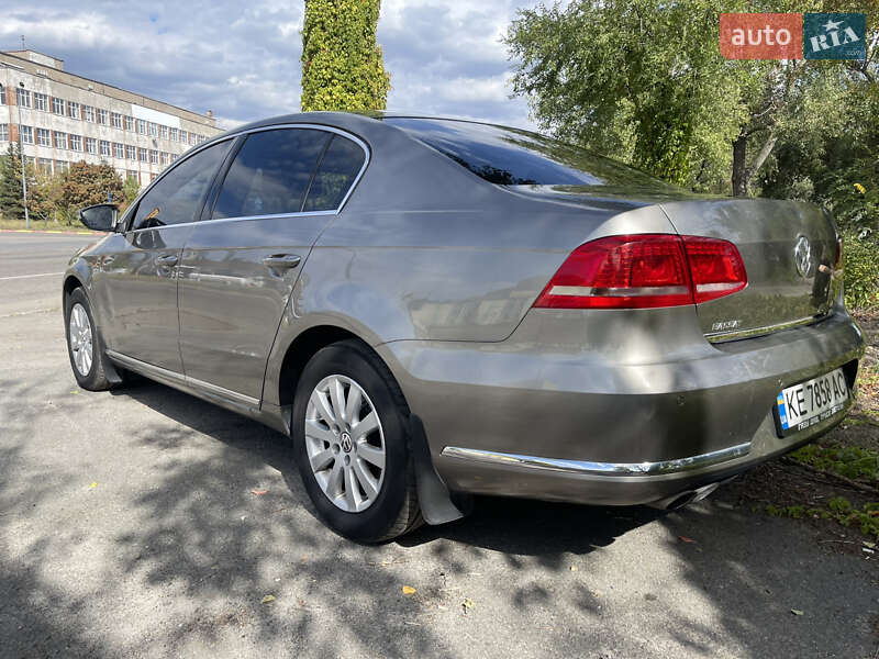 Седан Volkswagen Passat 2012 в Каменском
