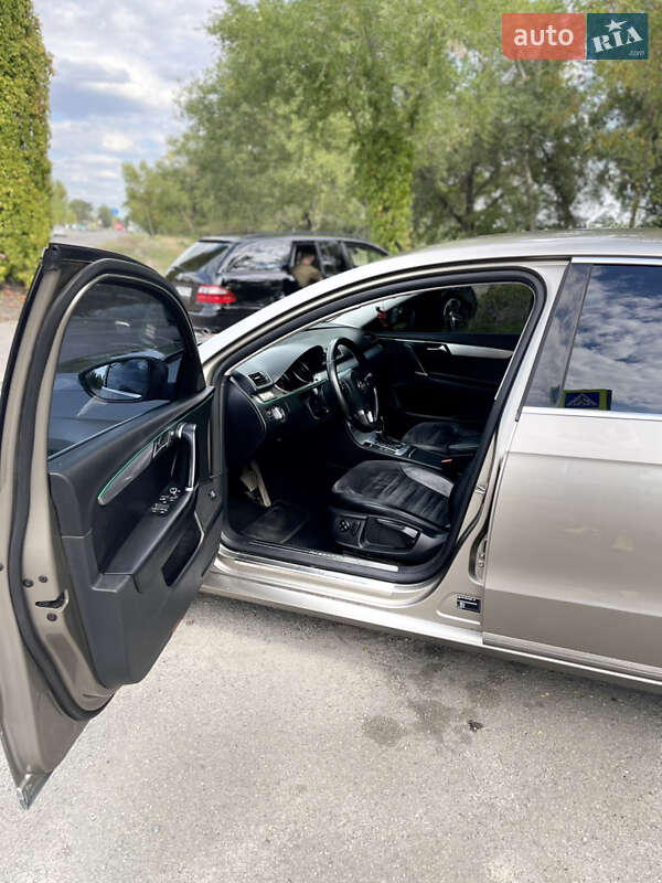 Седан Volkswagen Passat 2012 в Каменском