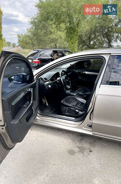 Седан Volkswagen Passat 2012 в 