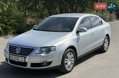 Седан Volkswagen Passat 2006 в Днепре