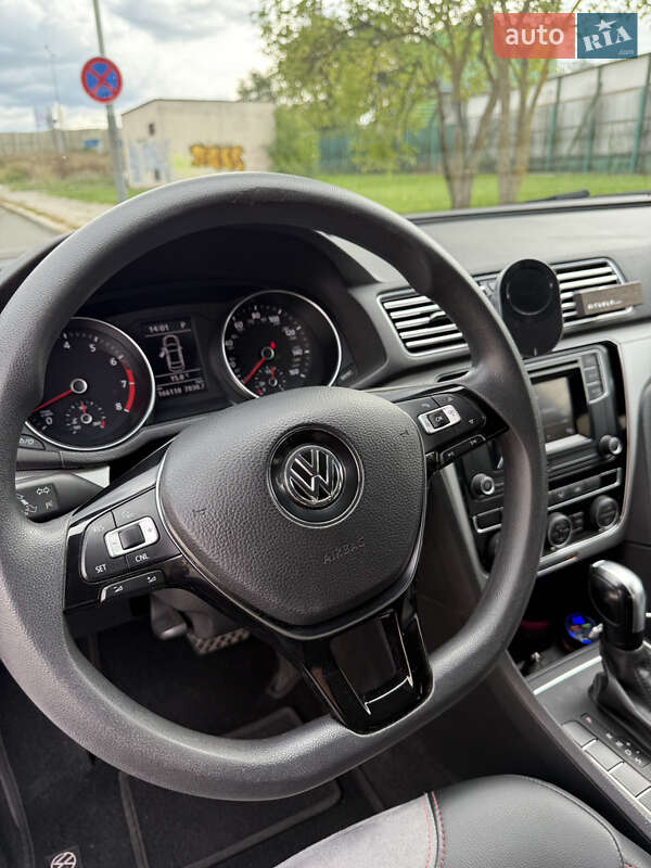 Седан Volkswagen Passat 2016 в Иршаве