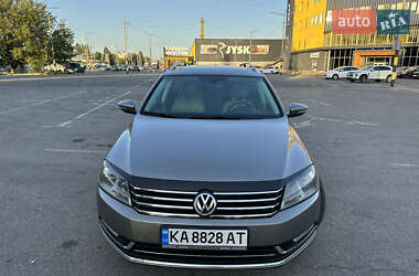 Універсал Volkswagen Passat 2012 в Києві