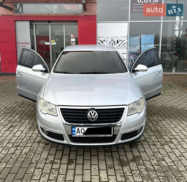 Седан Volkswagen Passat 2005 в Хусте