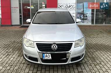 Седан Volkswagen Passat 2005 в Хусте