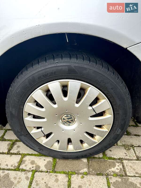 Седан Volkswagen Passat 2005 в Хусте