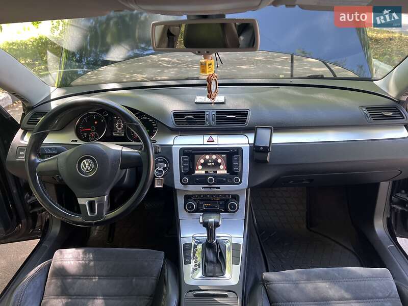 Универсал Volkswagen Passat 2010 в Житомире фото 2 Универсал Volkswagen Passat 2010 в Житомире