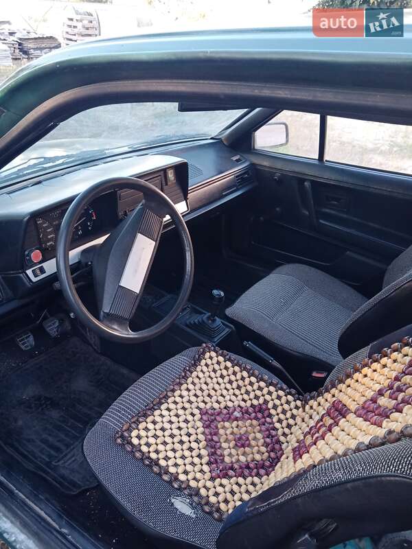 Хэтчбек Volkswagen Passat 1984 в Днепре