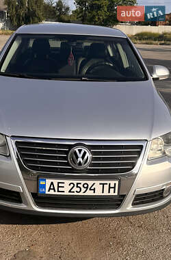 Седан Volkswagen Passat 2007 в Днепре