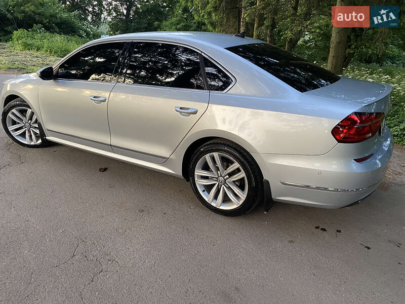 Седан Volkswagen Passat 2015 в Тернополе